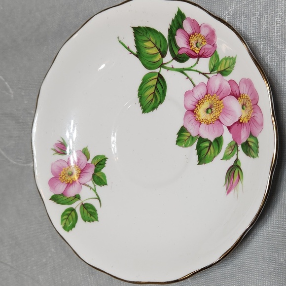 Royal Vale Teacup and Saucer - Picture 7 of 7